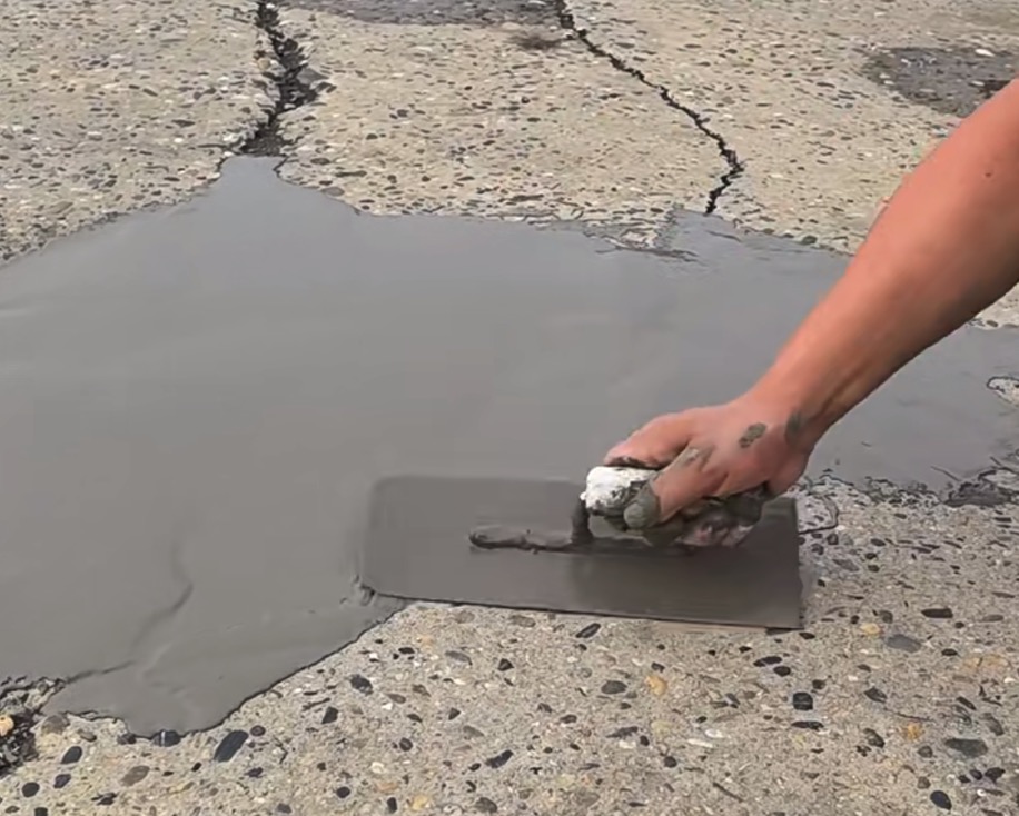 马尔康CGM 高效薄层道路修补料（CGM 道路抢修料）